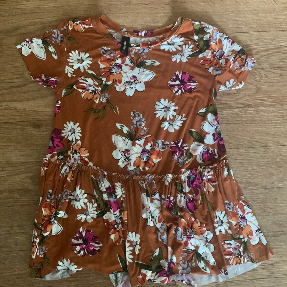 EUC like new Agnes and Dora flowy top